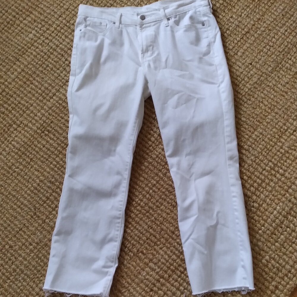 White Old Navy Cropped Ankle Flare Jeans -Very Hard To Find Size 10